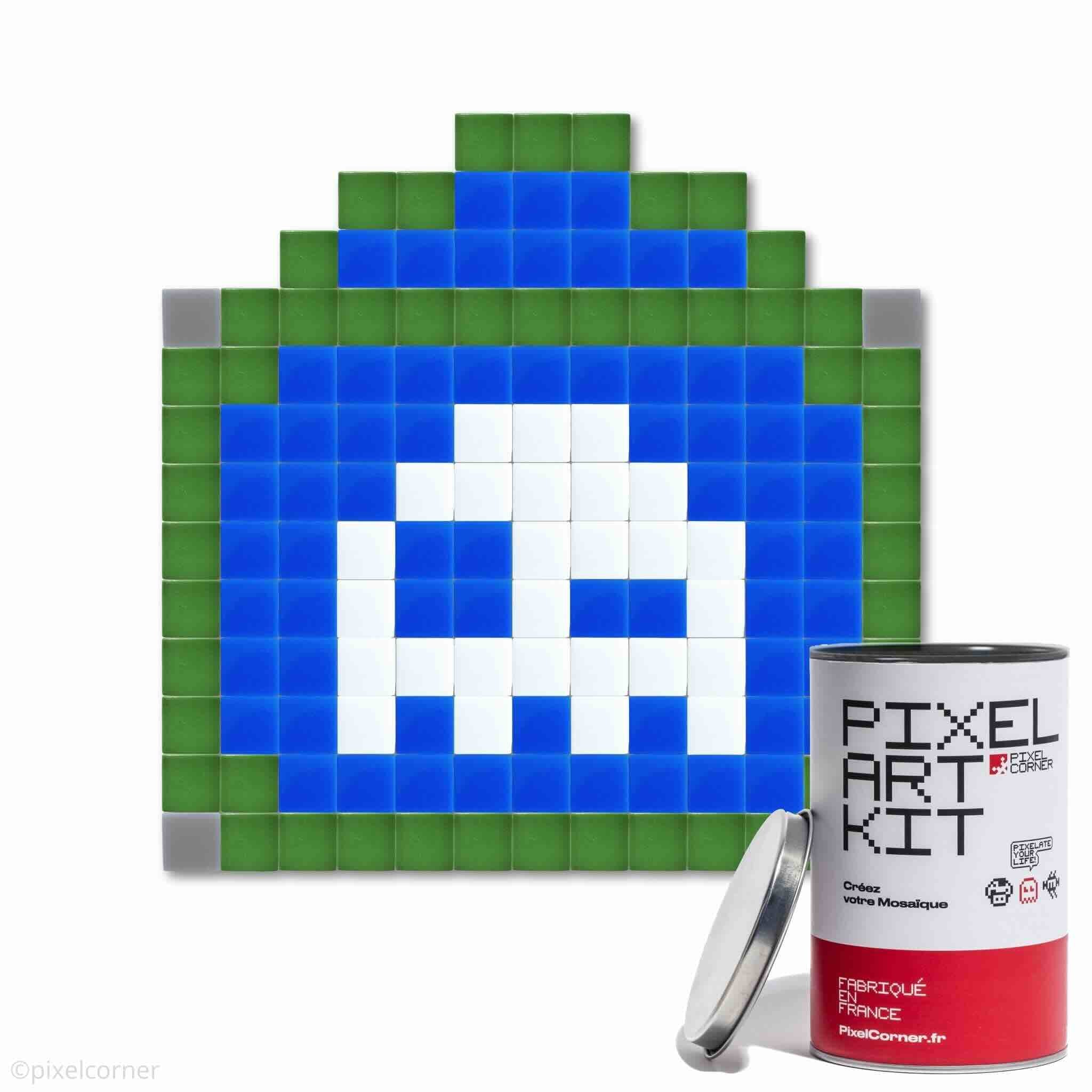Un fantome qui fait un clin d'oeil en Pixel Art tiré du kit en mosaïque de verre DIY "Paris Street(s)" par Pixel Corner - packaging au premier plan