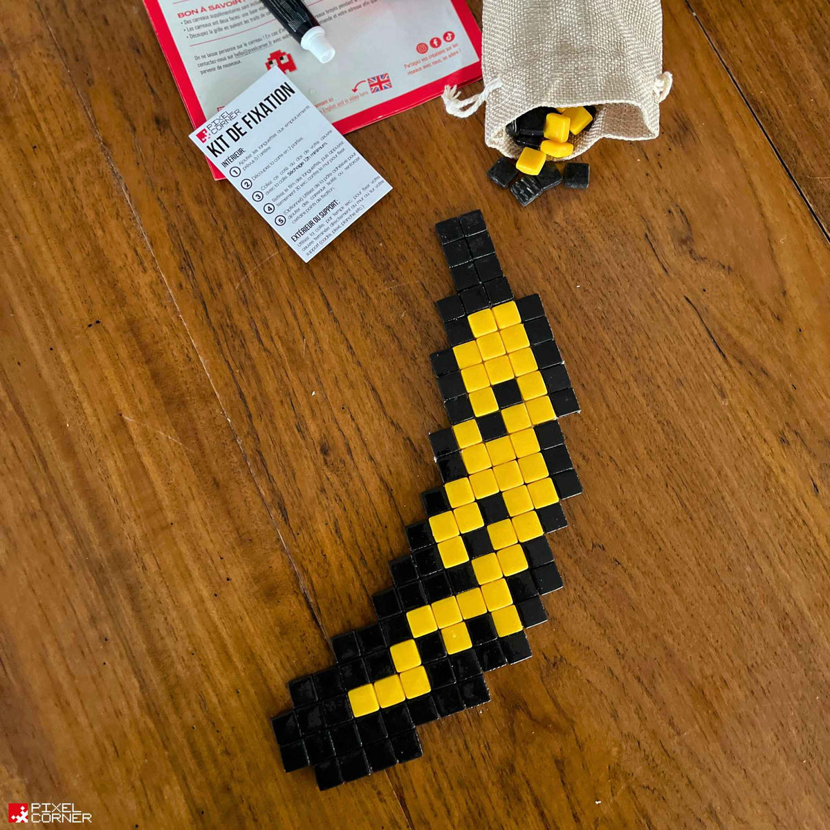 Pixel Art Kit "Velvet Banana" par Pixel Corner - Kits de loisirs créatifs